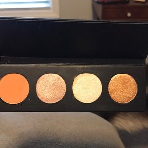 Eyeshadow palette